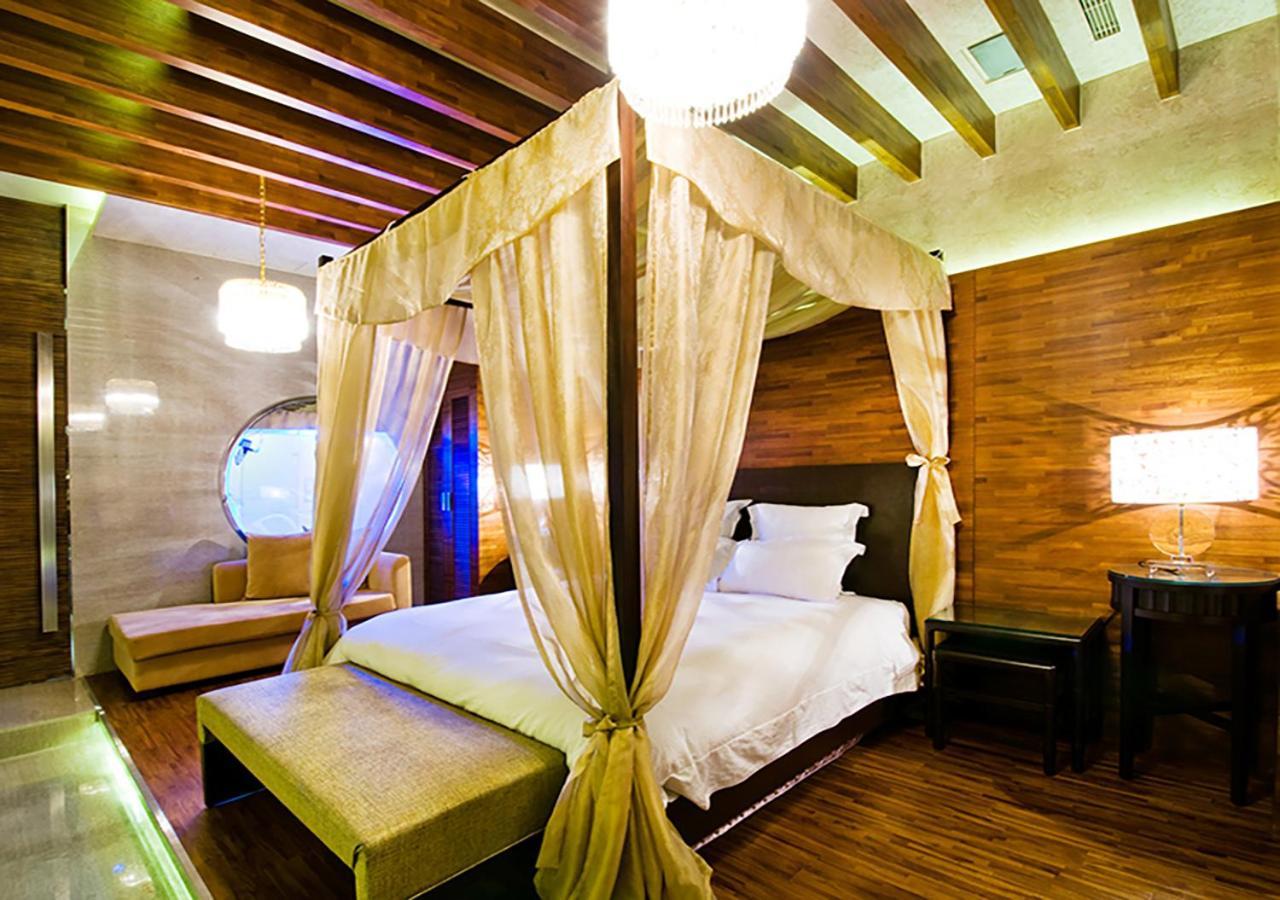 Royal Group Motel Ming Zu Branch Kaohsiung Eksteriør billede